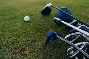 Read more about the article 7 Key Factors in Choosing the Right Golf Ball